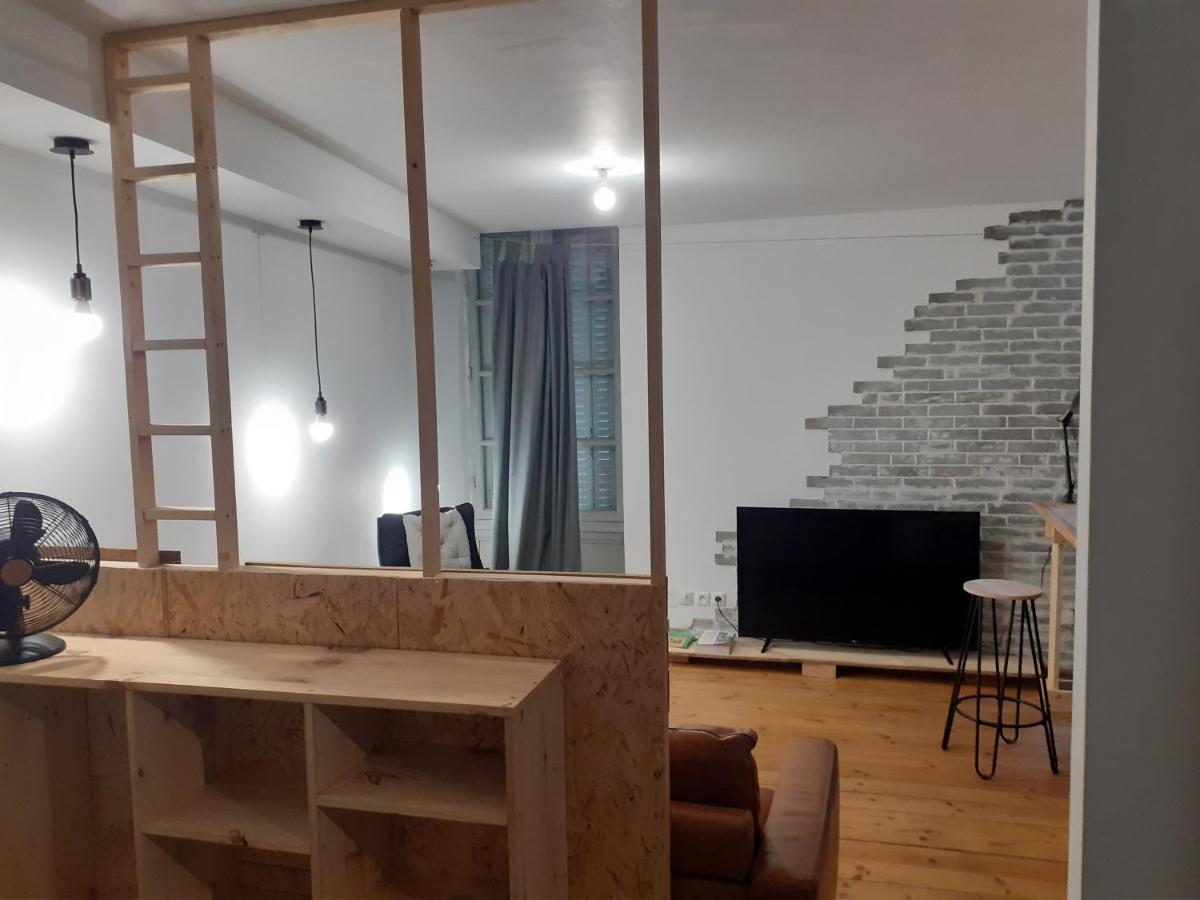 Au Coeur D'Une Ville Thermale جونزاك المظهر الخارجي الصورة